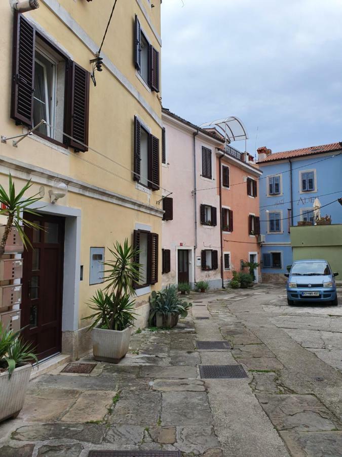 North To South Apartments Izola Bagian luar foto