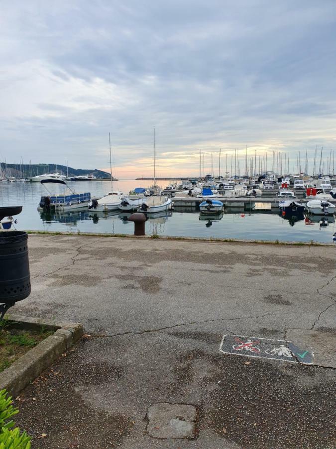 North To South Apartments Izola Bagian luar foto