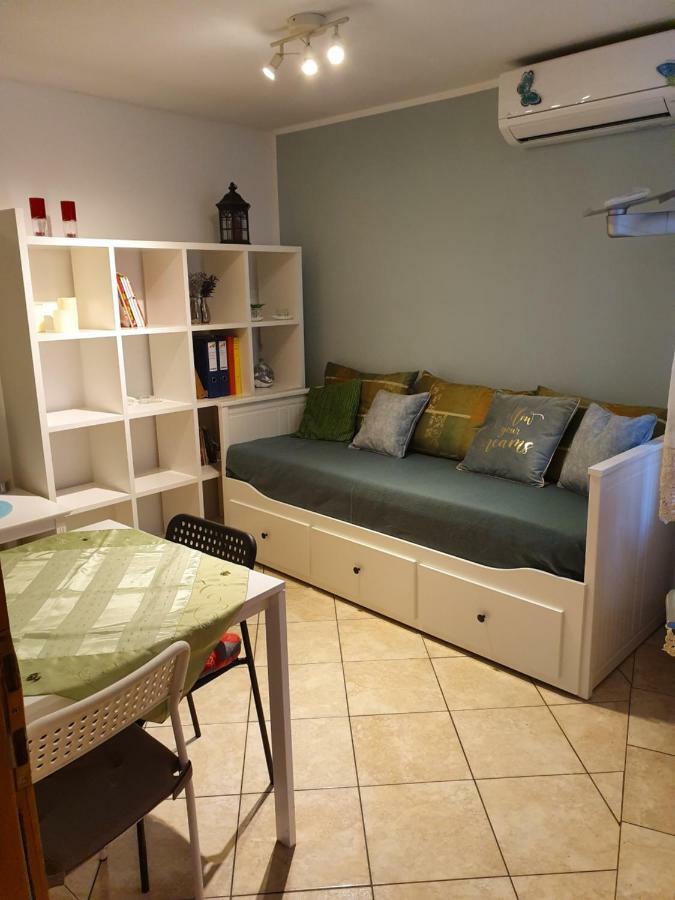 North To South Apartments Izola Bagian luar foto